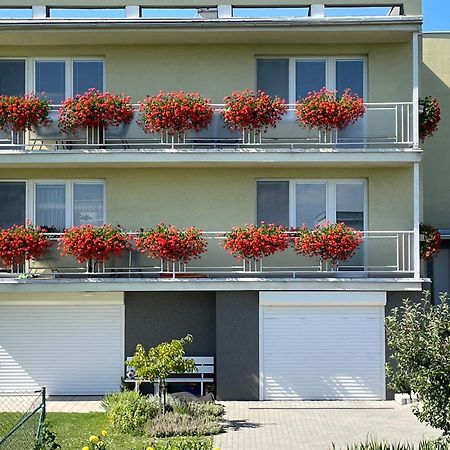 Apartman Krasna Vyhlidka Dolni Benesov Exterior foto